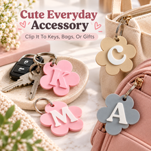 Personalized Daisy Initial Keychain – Custom 3D Printed Flower Bag Charm